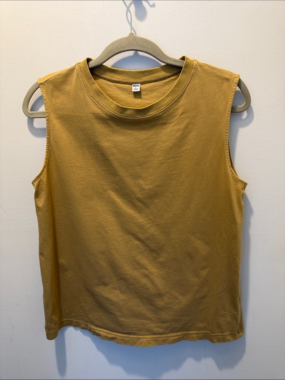 Uniqlo cotton tank top in size large